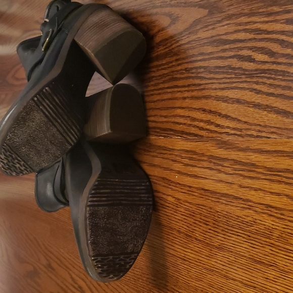 Lucky black leather boots - Picture 7 of 8